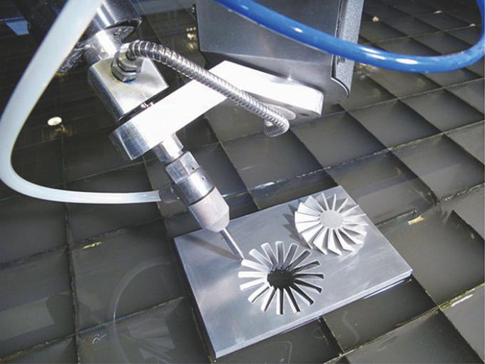 Herhaalbaarheid 0.02mm cnc van de waterstraal snijmachinemachine om metaal te snijden