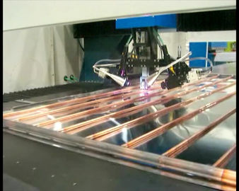 China De Machine van het de Laserlassen van de zonnepaneelvezel met 2 Hoofden van het Laserlassen leverancier